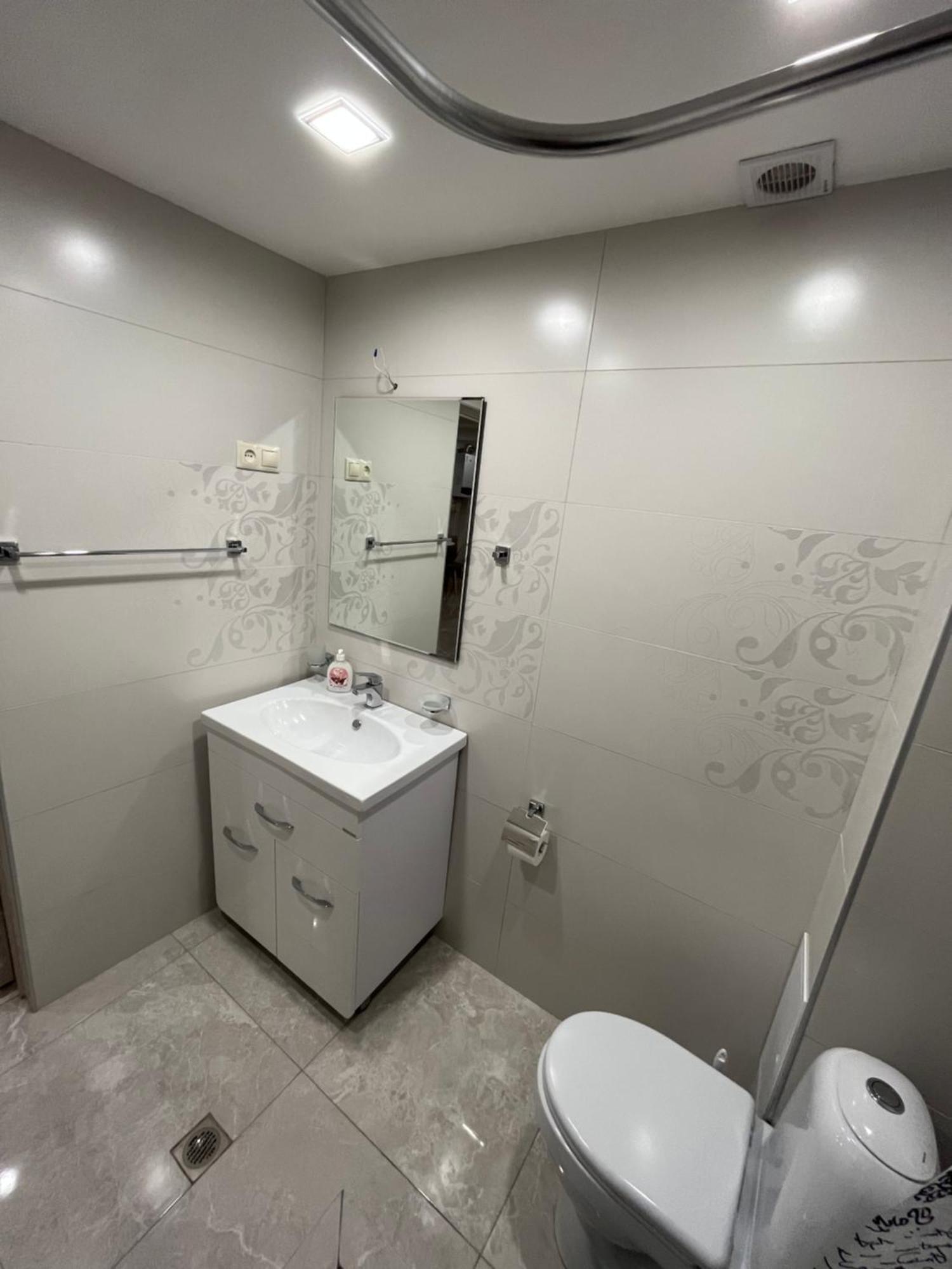 City Centre Apartment On Sakharov Square Erevan Esterno foto